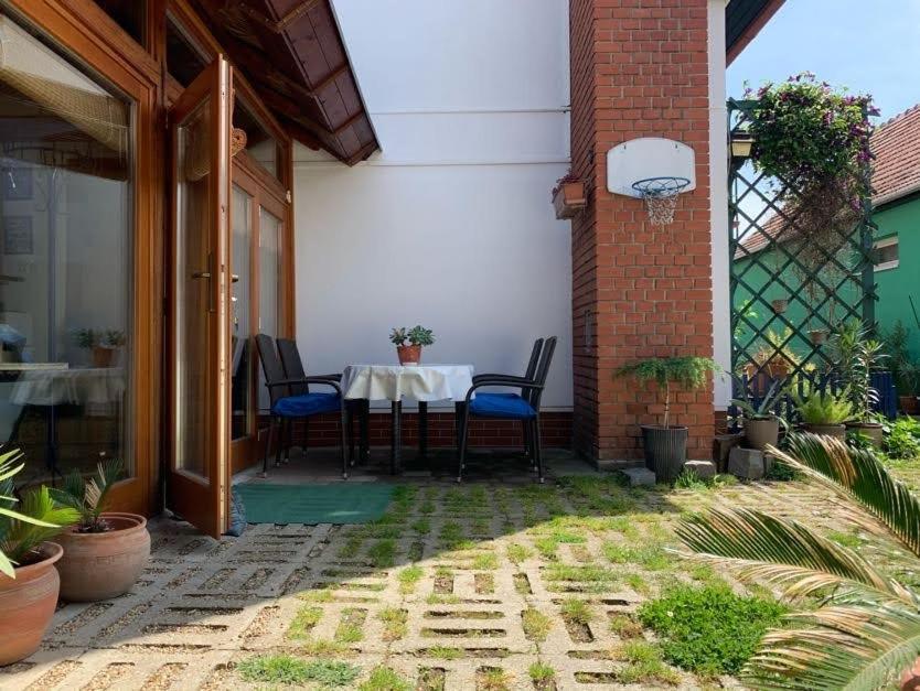 Jorgos Apartman Кестели Екстериор снимка